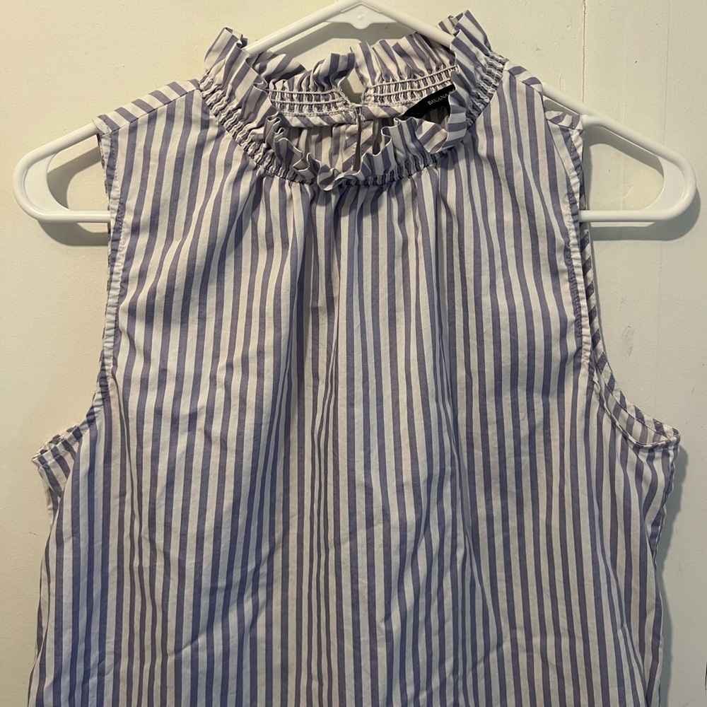 Banana Republic White & Lavender Blue Stripe Ruffle Neck Poplin Top Size Small - Picture 4 of 12